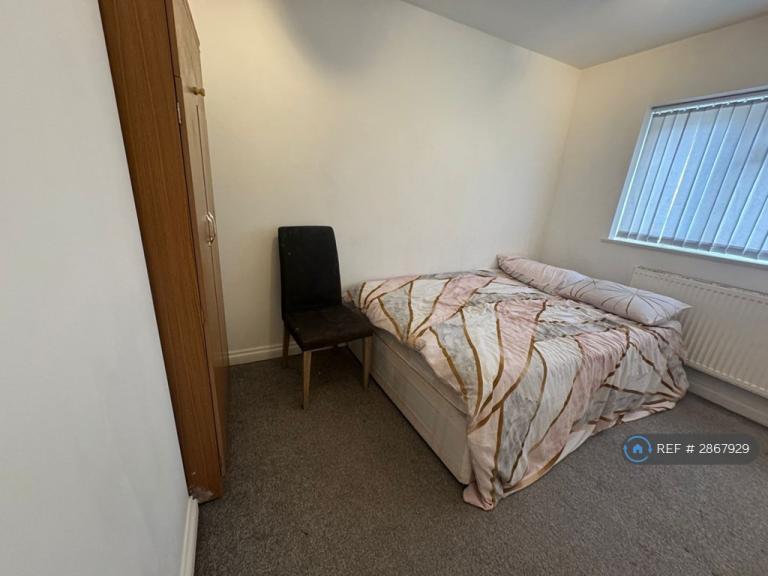 1 bedroom in Heathside, Hounslow, TW4 (#2867929)