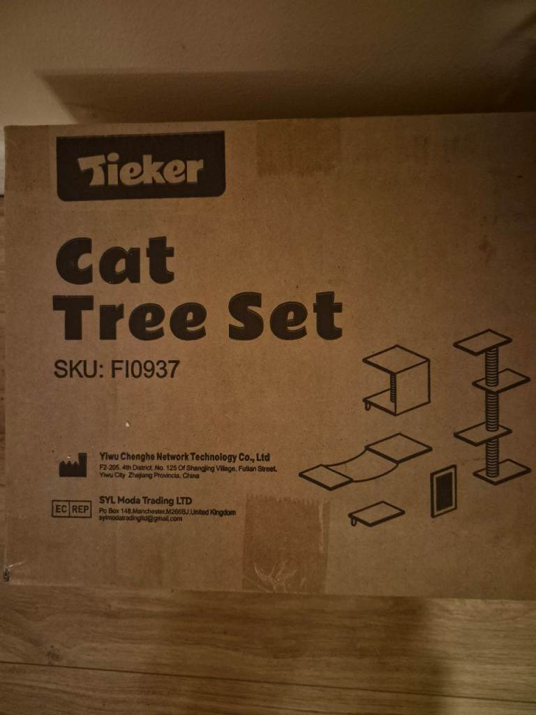 Cat tree wall mounted and Running Rat