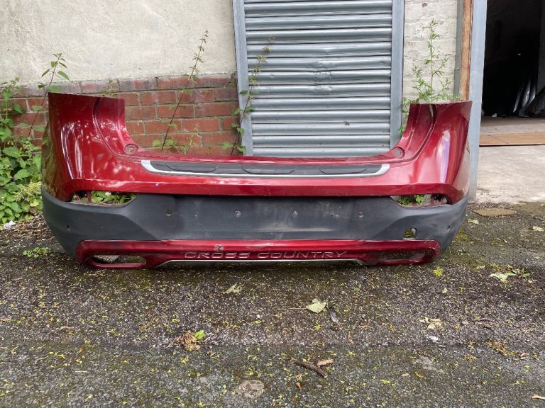 VOLVO V40 MK2 D2 CROSS COUNTRY REAR BUMPER WITH PDC HOLES ( 2012-2019) 