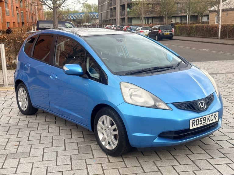 Honda Jazz 1.3 petrol I-VTEC Exclusive ULZ free 