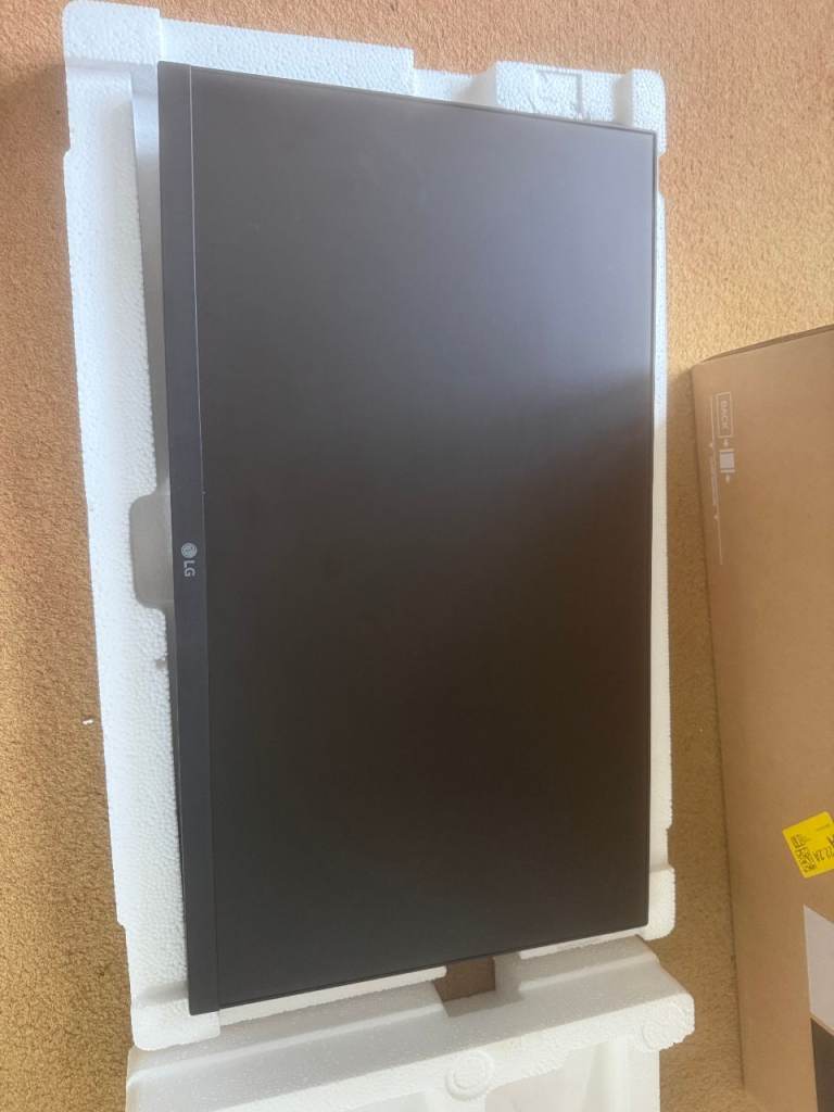 LG Monitor – Brand New in Box