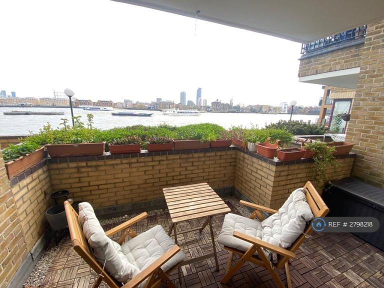 1 bedroom flat in Wapping High St, London, E1W (1 bed) (#2798218)