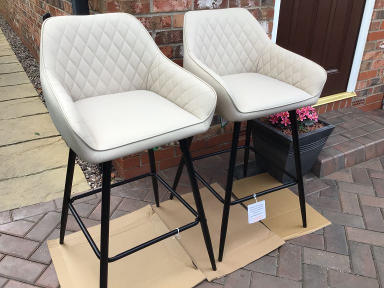 £79 2 X BRAND NEW BEIGE LEATHER FAUX, WAYFAIR TALL FIXED LEG BAR STOOLS BARSTOOLS 