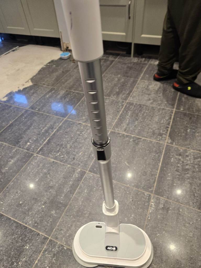 Aircraft cleaner and polisher 