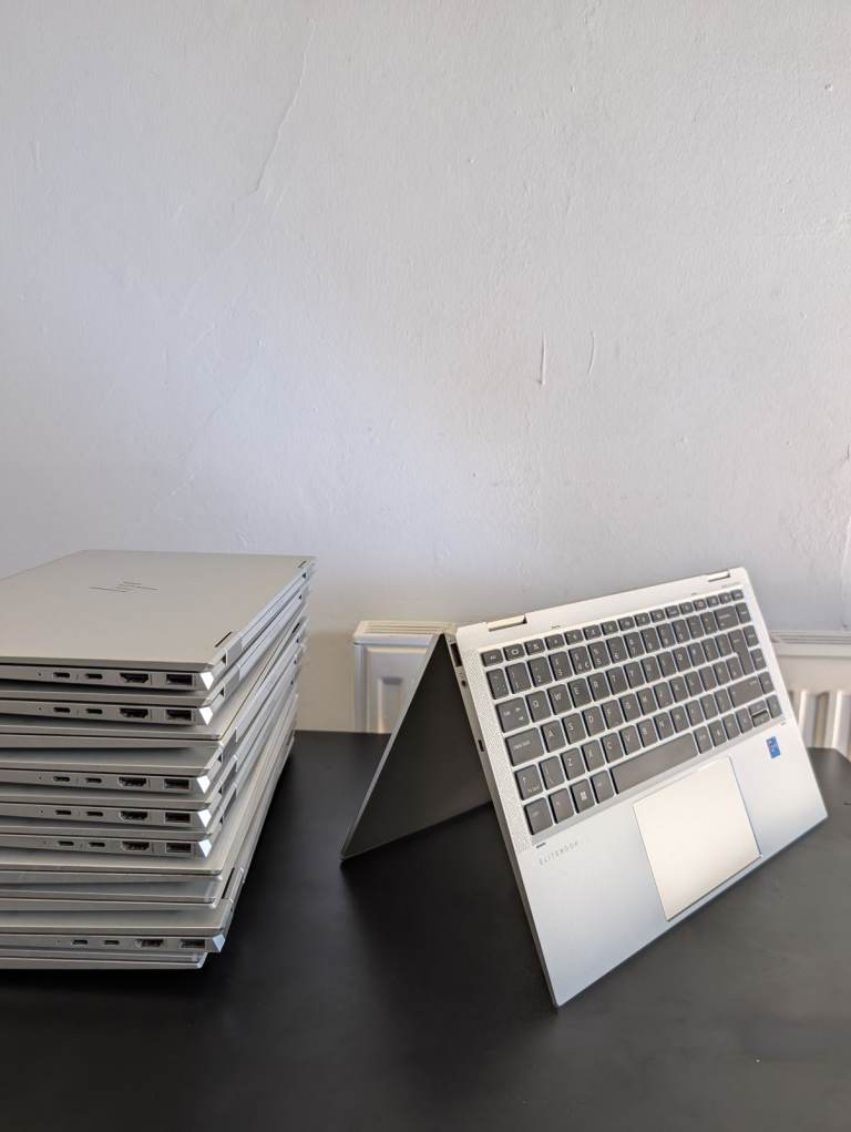 HP EliteBook x360 1040 G8 i7-1185G7 3.0-4.8GHz 32GB 1TB SSD 14" Touch 2-in-1 A+