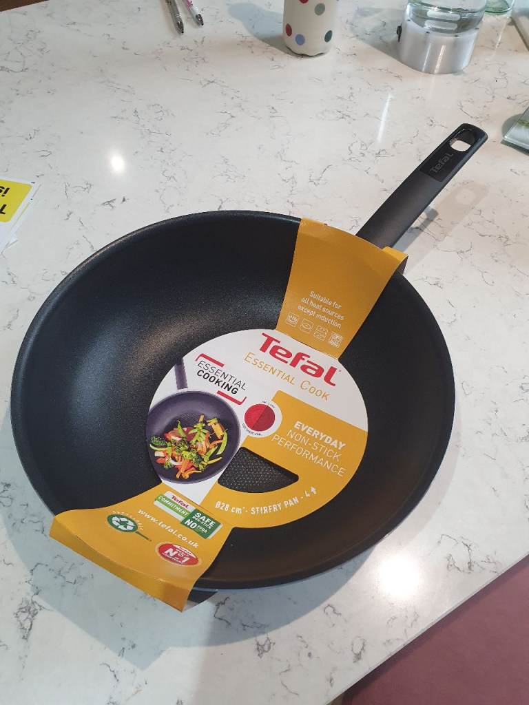 Tefal Essential Cook 28cm Non-Stick Stir-Fry Pan – Brand New