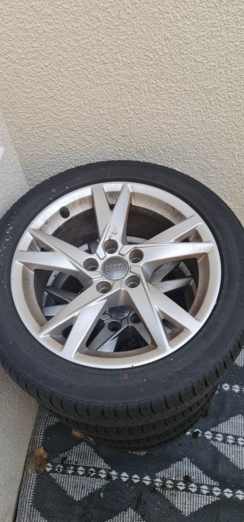 Audi r17 alloy wheels whith winter tyres