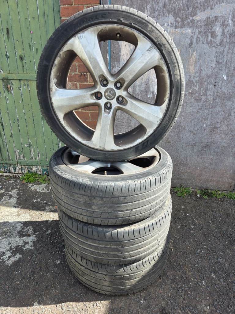 X4 19" Vauxhall Astra Sri Alloys & Tyres 235 40 19