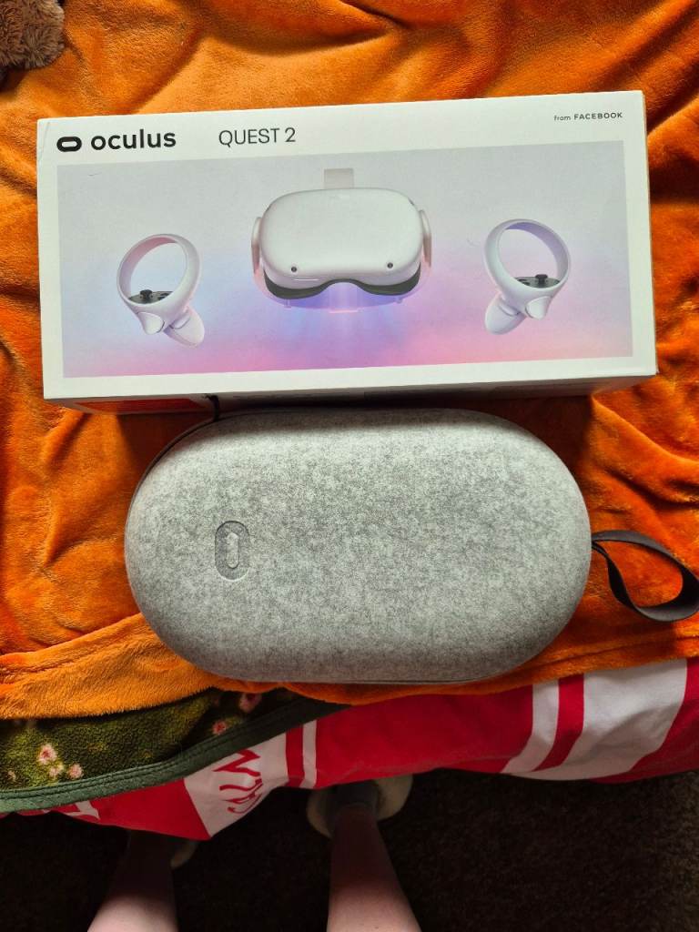 Oculus Quest 2 VR Headset with Travel Case – Good Condition