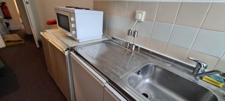 1 bed flat - Highfield - BILLS INC - Available end of January 2026