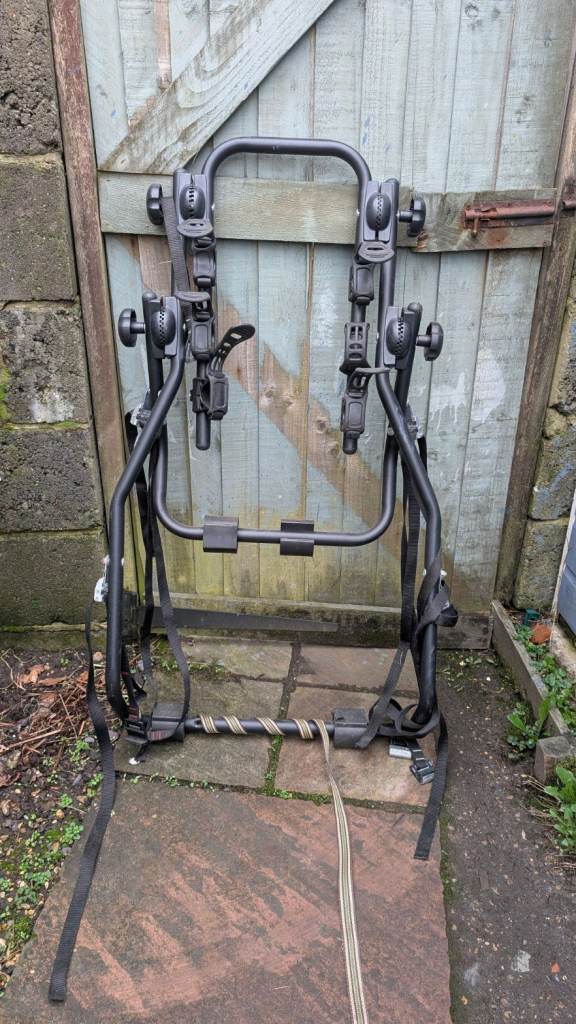 Bike rack for x3 bikes. Great condition.