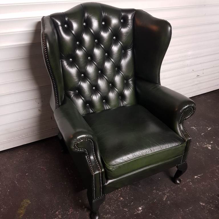 Beautiful Dark Green Leather Chesterfield Winged arm chair QUEEN ANNE - Stud detail