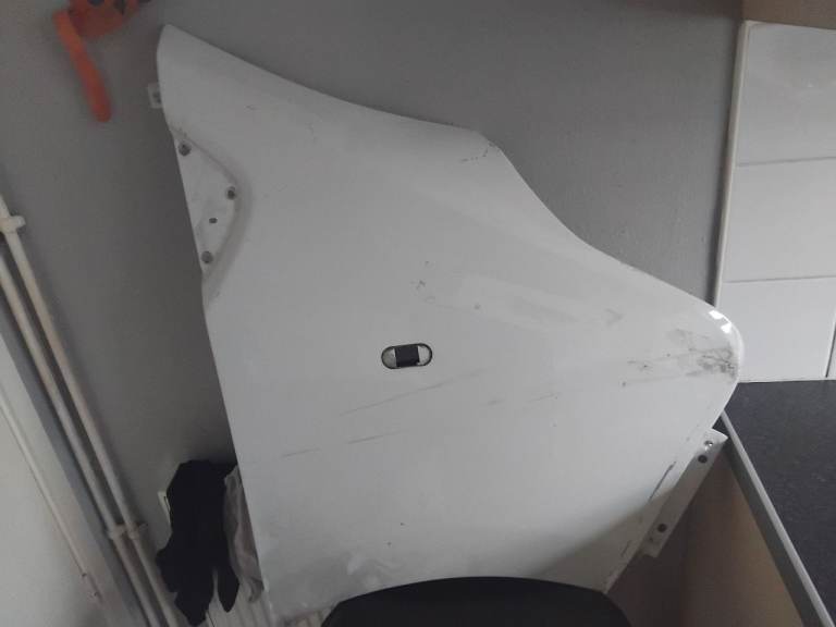 2021 Renault traffic 3 o/s front wing 