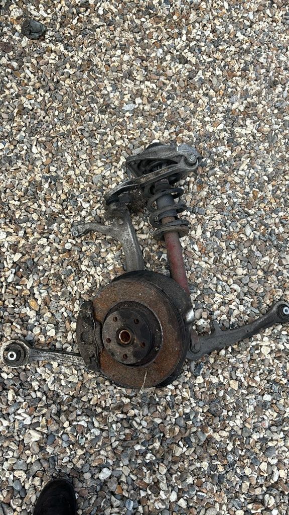 Audi A6 C6 05-08 Right Driver Side Front Suspension leg Hub shock Caliper 4G0407242D