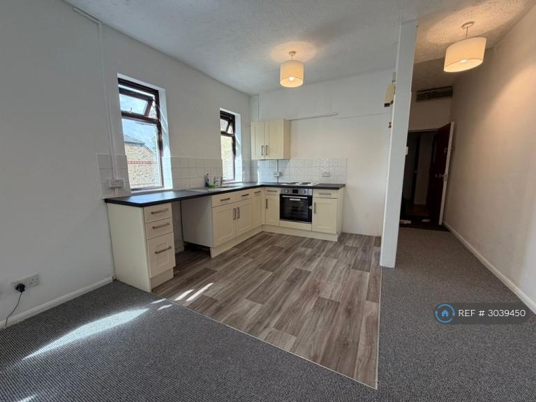 1 bedroom flat in Church St, March, PE15 (1 bed) (#3039450)