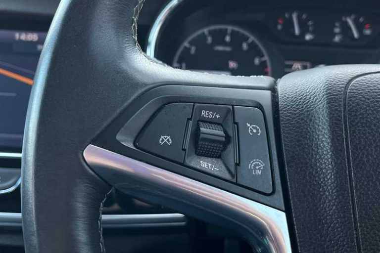 2017 Vauxhall Mokka X 1.4T Design Nav 5dr HATCHBACK PETROL Manual