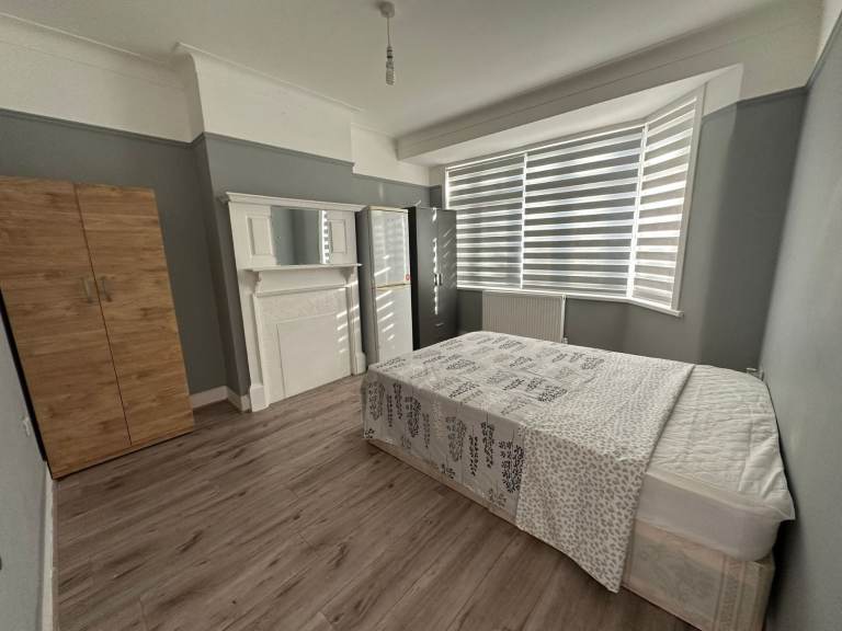 DOUBLE ROOM TO RENT IN TURNPIKE LANE - BILLS INCLUDED ✅