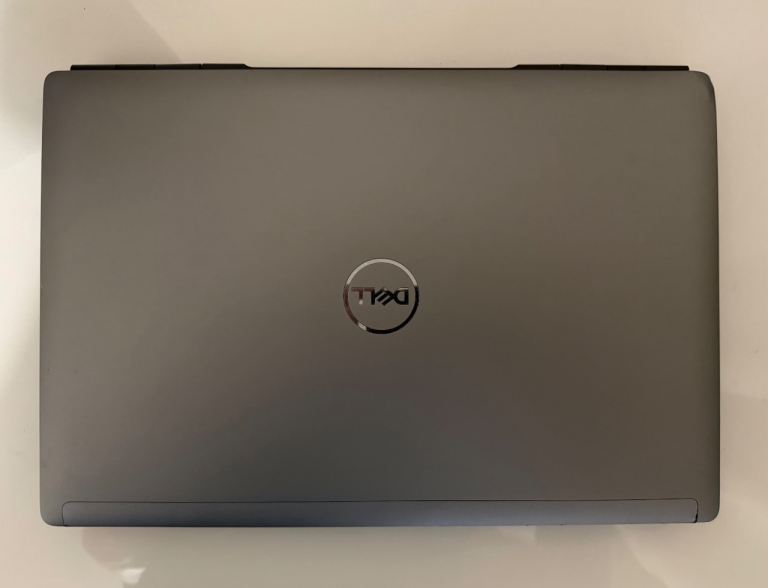 Dell Precision 7560 | i9-11950H / UHD / T1200