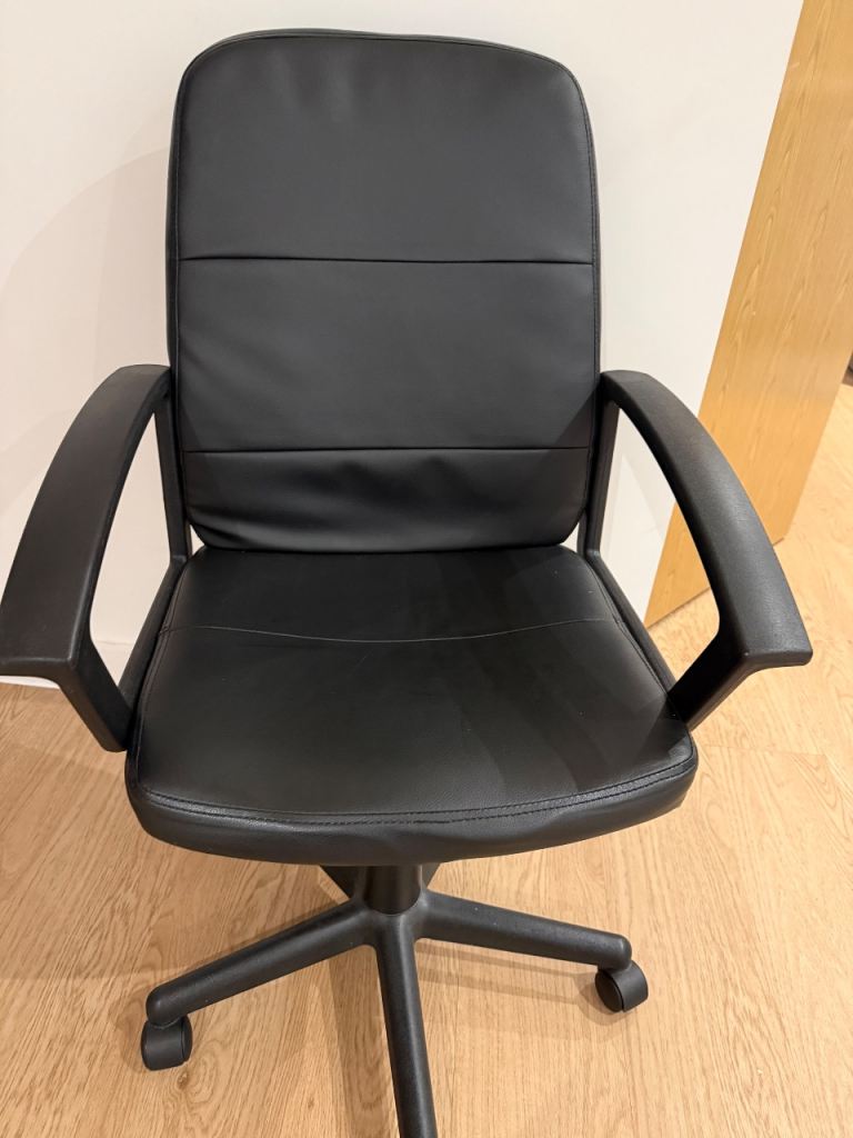 Black Office Chair with Armrests – Good Condition
