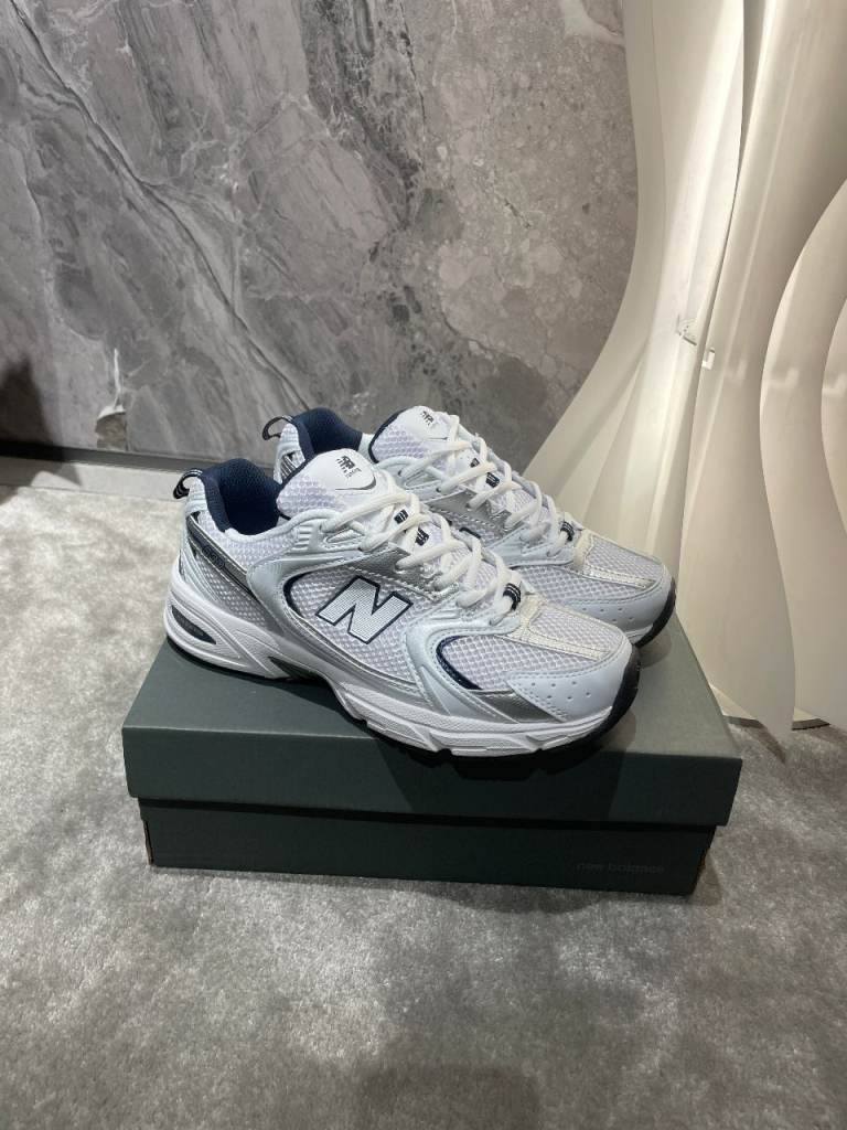 New Balance 530 White Silver Navy Size 5