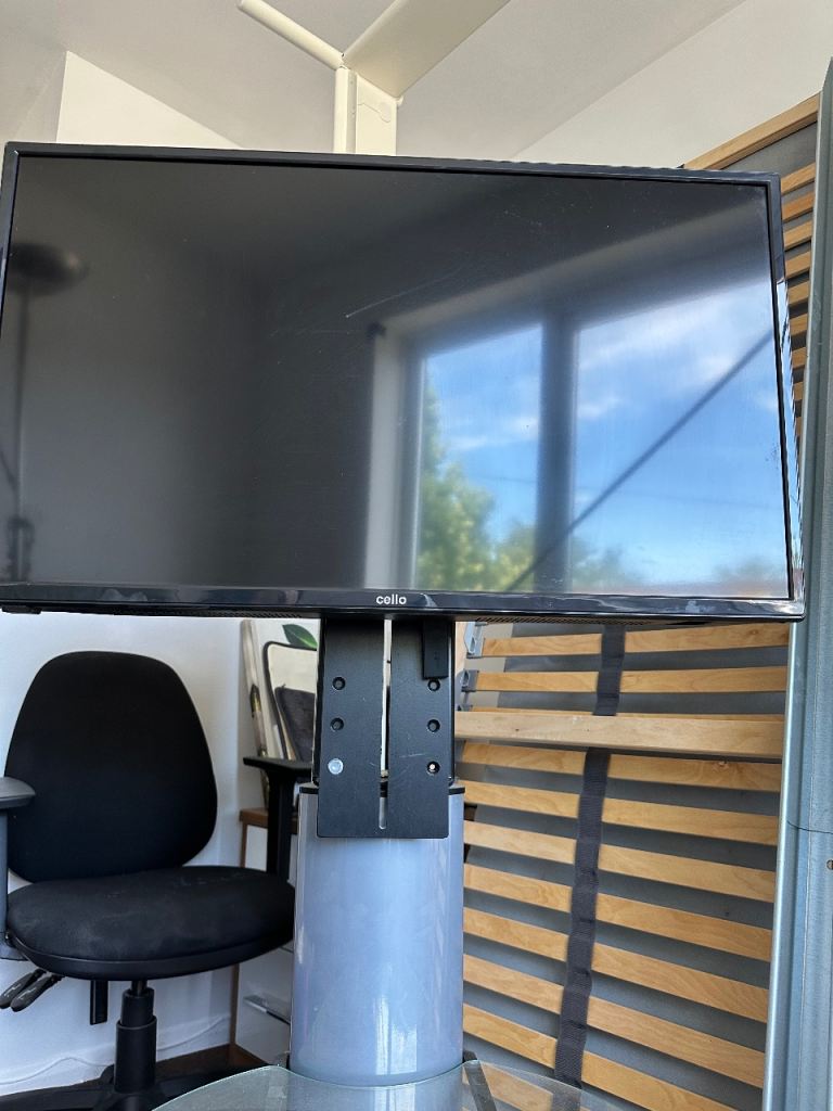 TV32” and TV stand 