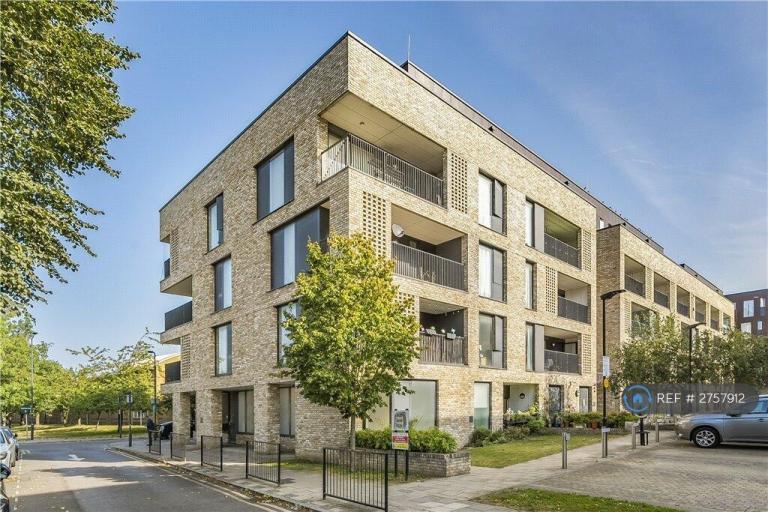 2 bedroom flat in Tulip Court, London, NW9 (2 bed) (#2757912)