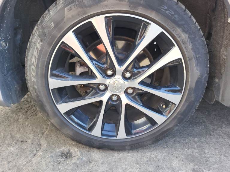 Toyota tire 18inch