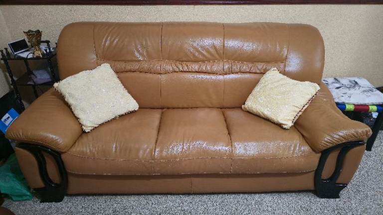 2 Leather Sofas - FREE - 3 Seaters - Good Condition