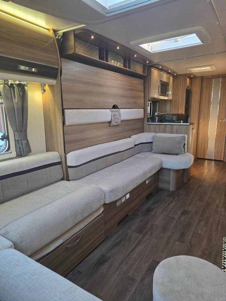 Swift Elegance 655 VERY RARE 6 berth touring caravan