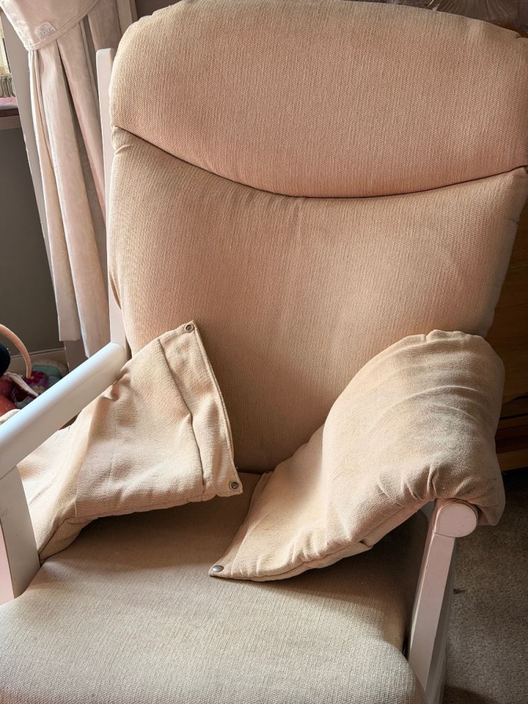 Fantastic Dutailier glider/rocking/nursing chair 