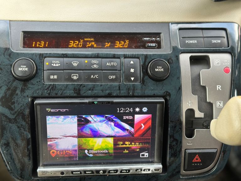 2004 Nissan Elgrand 8 Seater 3.5L Petrol