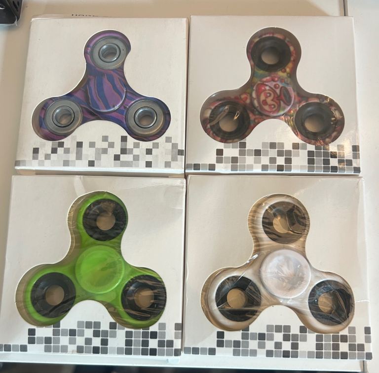 Fidget Spinners (different colours) Large stock