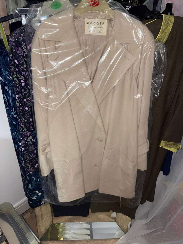 Jaeger Vintage Cashmere Coat - Size L aka UK 14/16
