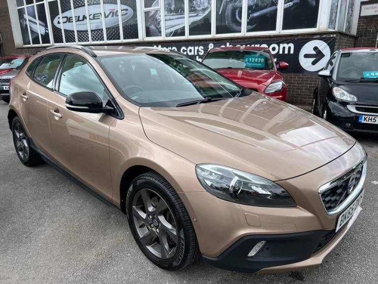 2015 65 VOLVO V40 CROSS COUNTRY 2.0 D2 LUX HATCHBACK 5DR DIESEL AUTO EURO 6 (S/S
