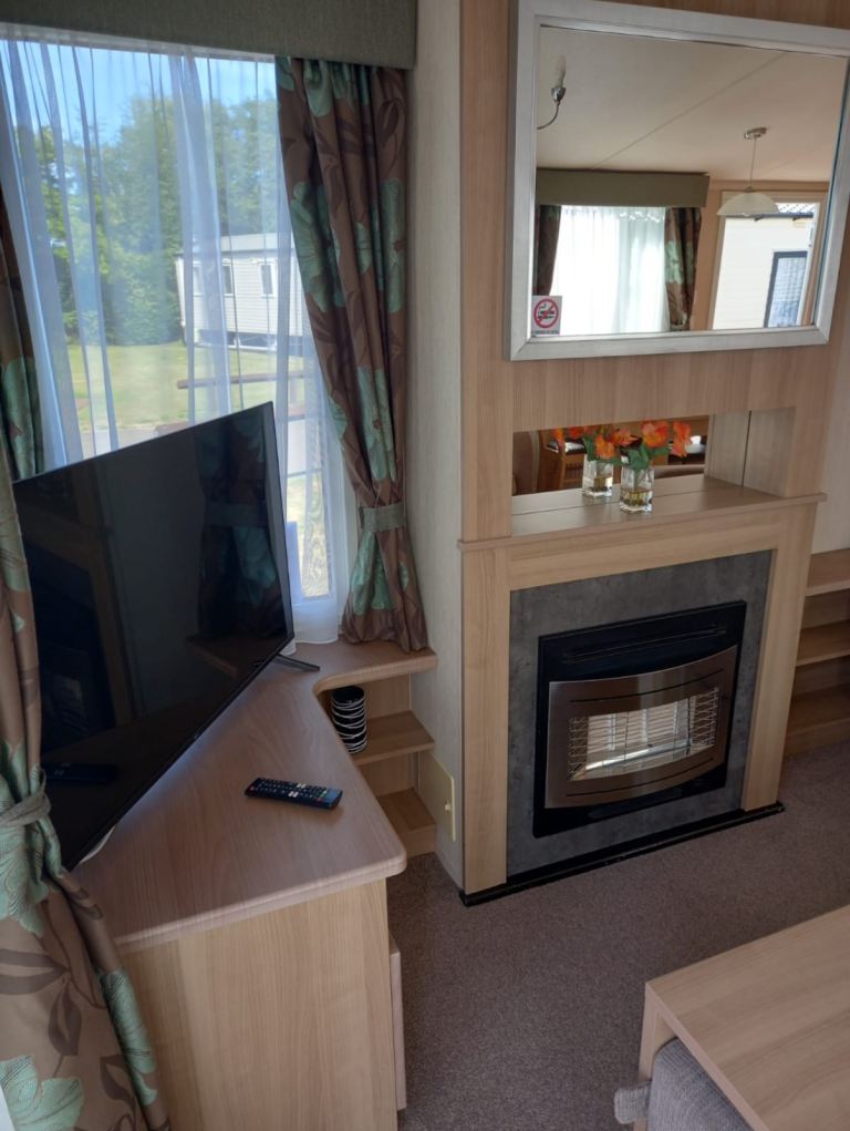 CARAVAN FOR HIRE PET FRIENDLY HAVEN CAISTER ON SEA GREAT YARMOUTH NORFOLK