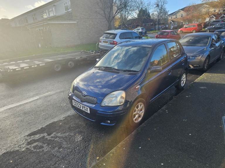 Toyota yaris 1.3 petrol T spirit spec 5dr only 76k mileage look