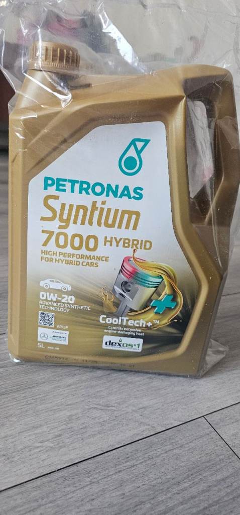 Car Engine oil - Petronas