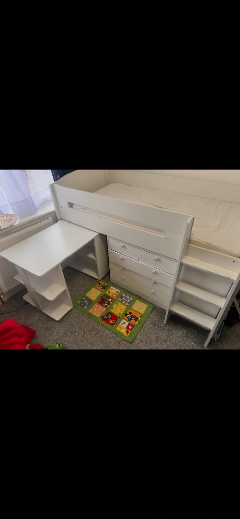 Kids bunk bed