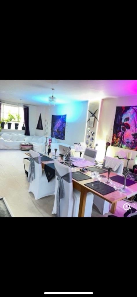 Air conditioned Triple bedroom and living space with own bathroom - in the centre of Norwich
