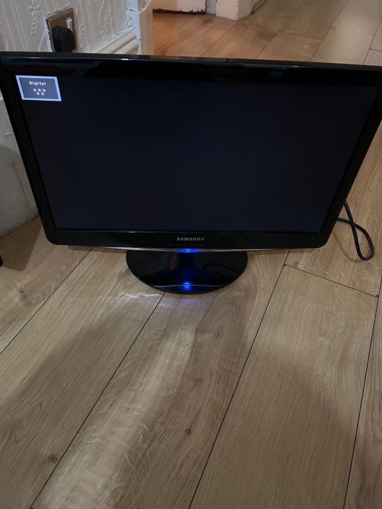 image for Samsung 22 inch lcd monitor for pc or laptop - hdmi , vga