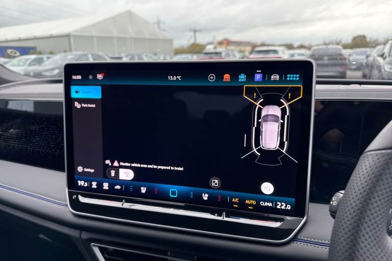 2025 Volkswagen Tiguan 1.5 TSI eHybrid 19.7kWh R-Line DSG Euro 6 (s/s) 5dr SUV Automatic