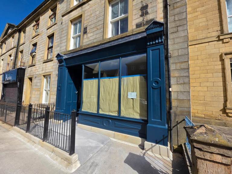 Prime Retail Unit – High Footfall – Town to Turf Location (Burnley)