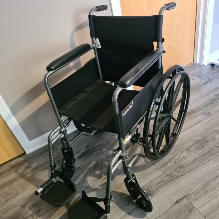 Folding wheelchair