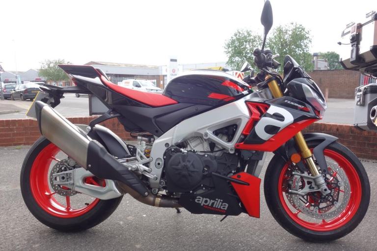 Aprilia Tuono V4 1100 Factory (22 MY)