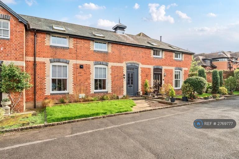 2 bedroom house in Friday Street, Henley-On-Thames, RG9 (2 bed) (#2769777)