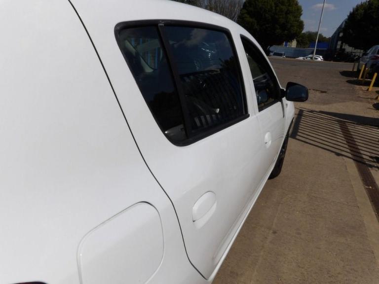 2015 65 DACIA SANDERO 1.5 DCI LAUREATE HATCHBACK 5DR DIESEL MANUAL EURO 5 (90 PS