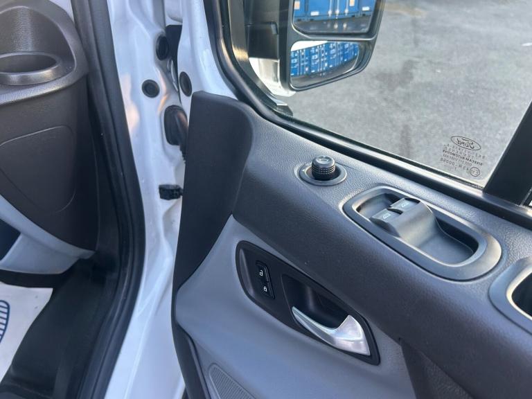 2017 Ford Transit Custom 310 TREND LR P/V 1 OWNER FROM NEW AIR CON REAR CAMERA Panel Van Diesel M...