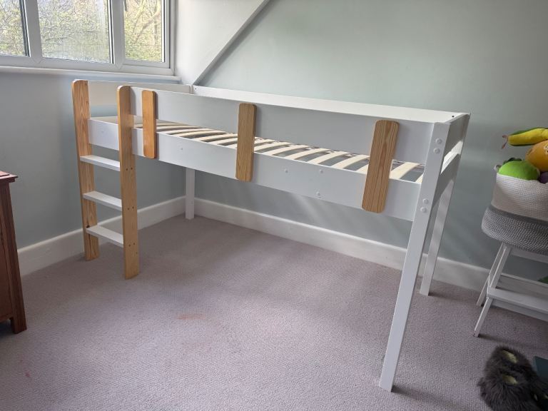Single, mid sleeper cabin bed
