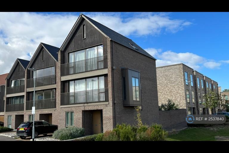 4 bedroom house in Knightly Avenue, Cambridge, CB2 (4 bed) (#2537840)