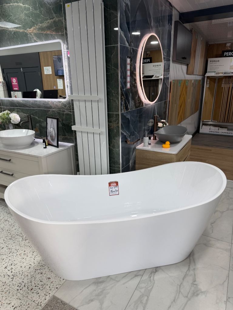 1700 Freestanding bath 